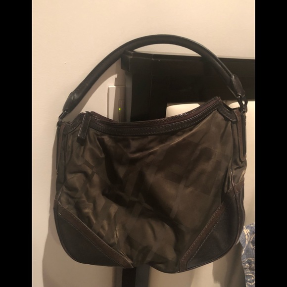 BURBERRY HOBO BAG 🔥FINAL PRICE DROP🔥 - Picture 4 of 7